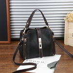 Bolsa Femininina Tranversal Fivela Lillian