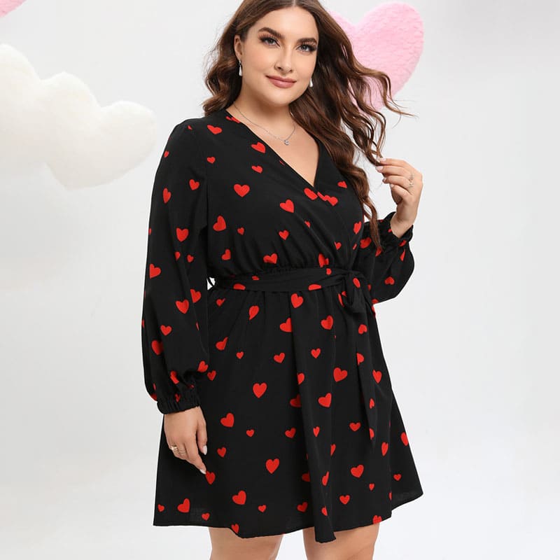 Vestido Curto Plus Size Coração Jenna