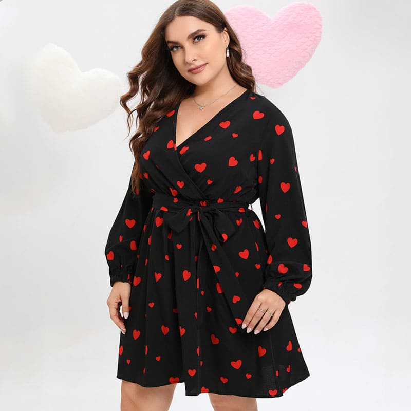 Vestido Curto Plus Size Coração Jenna