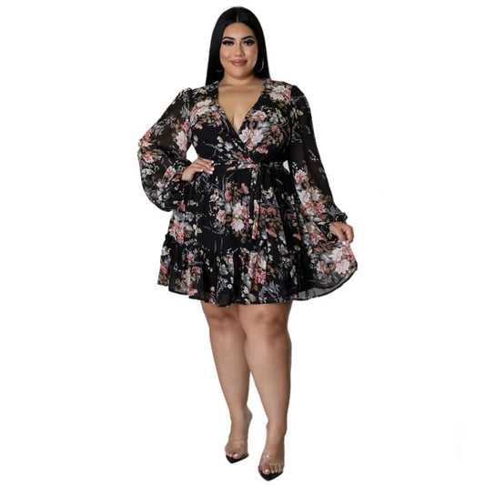 Vestido Curto Plus Size Florido Sierra